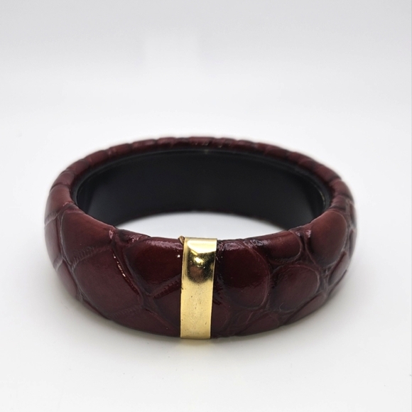 🟢3/$19🟢 Unique Snakeskin Style Burgundy Red Bangle Bracelet - Picture 3 of 6